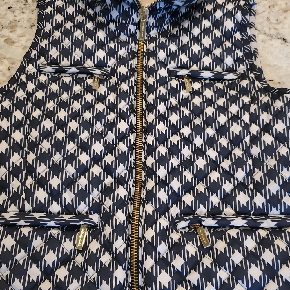 Michael Kors Blue And WhiteHoundstooth Puffer Vest - Picture 3 of 8